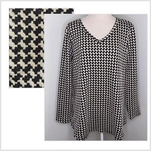 Tyler Boe tan & black houndstooth knit tunic top pullover V neck size Large